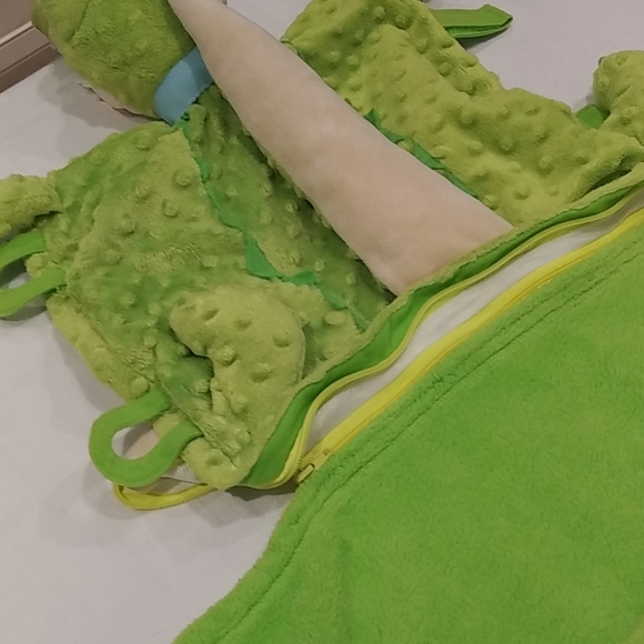 Zoobie Pets - Crocodile Pillow/Blanket - Picture 5 of 13
